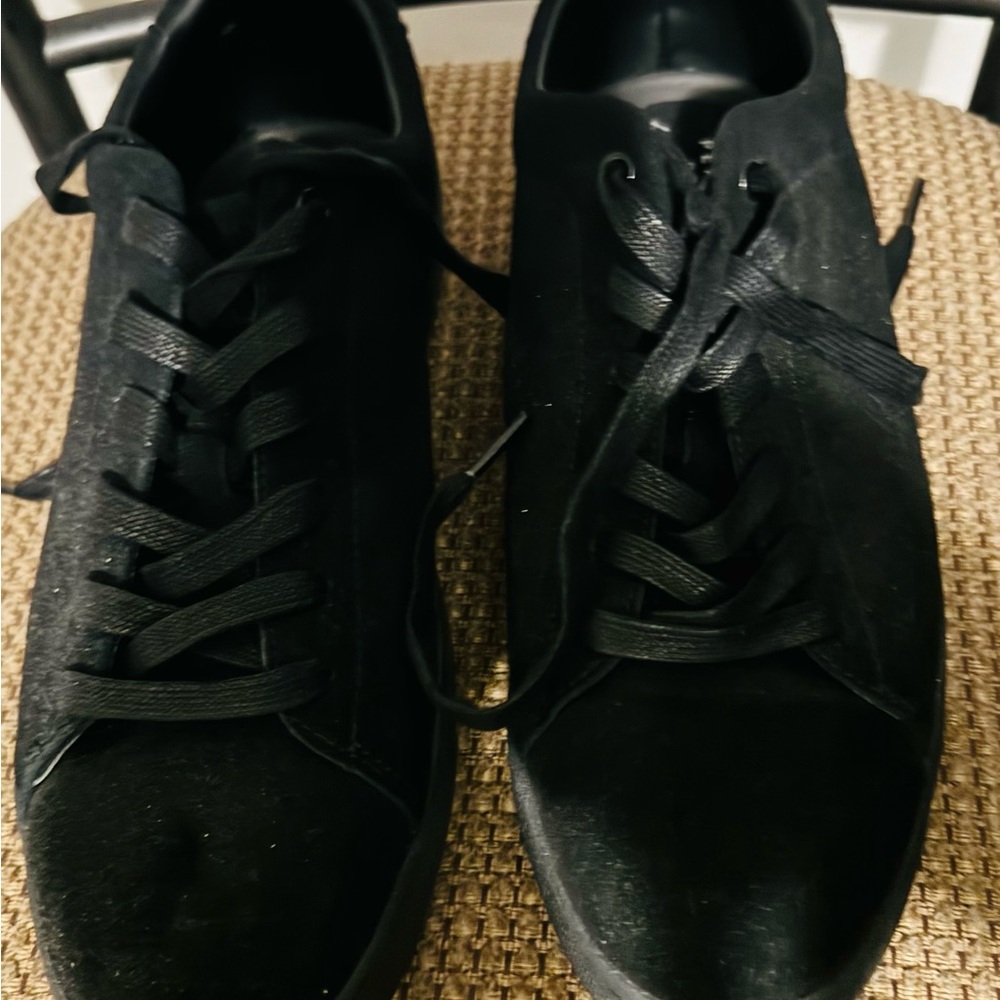 Perry Ellis -Black Lace-Up Sneakers/shors.